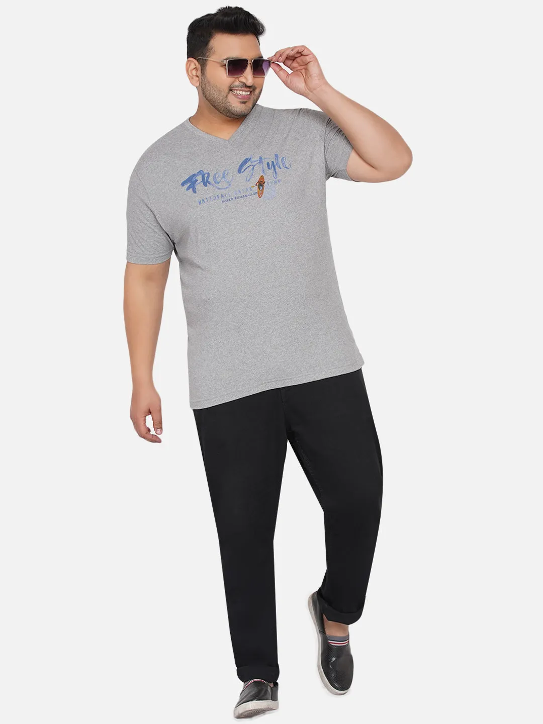 Kitaro - Men Light GreyPlus Size Regular Fit V-Neck Printed Casual T-Shirt