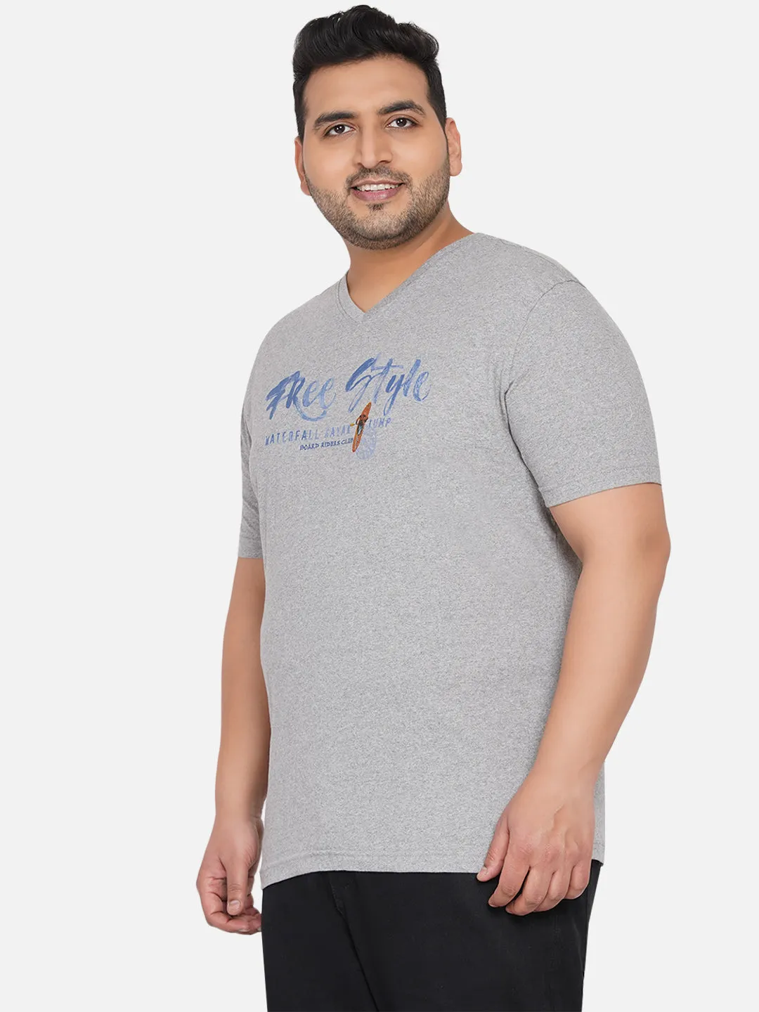Kitaro - Men Light GreyPlus Size Regular Fit V-Neck Printed Casual T-Shirt