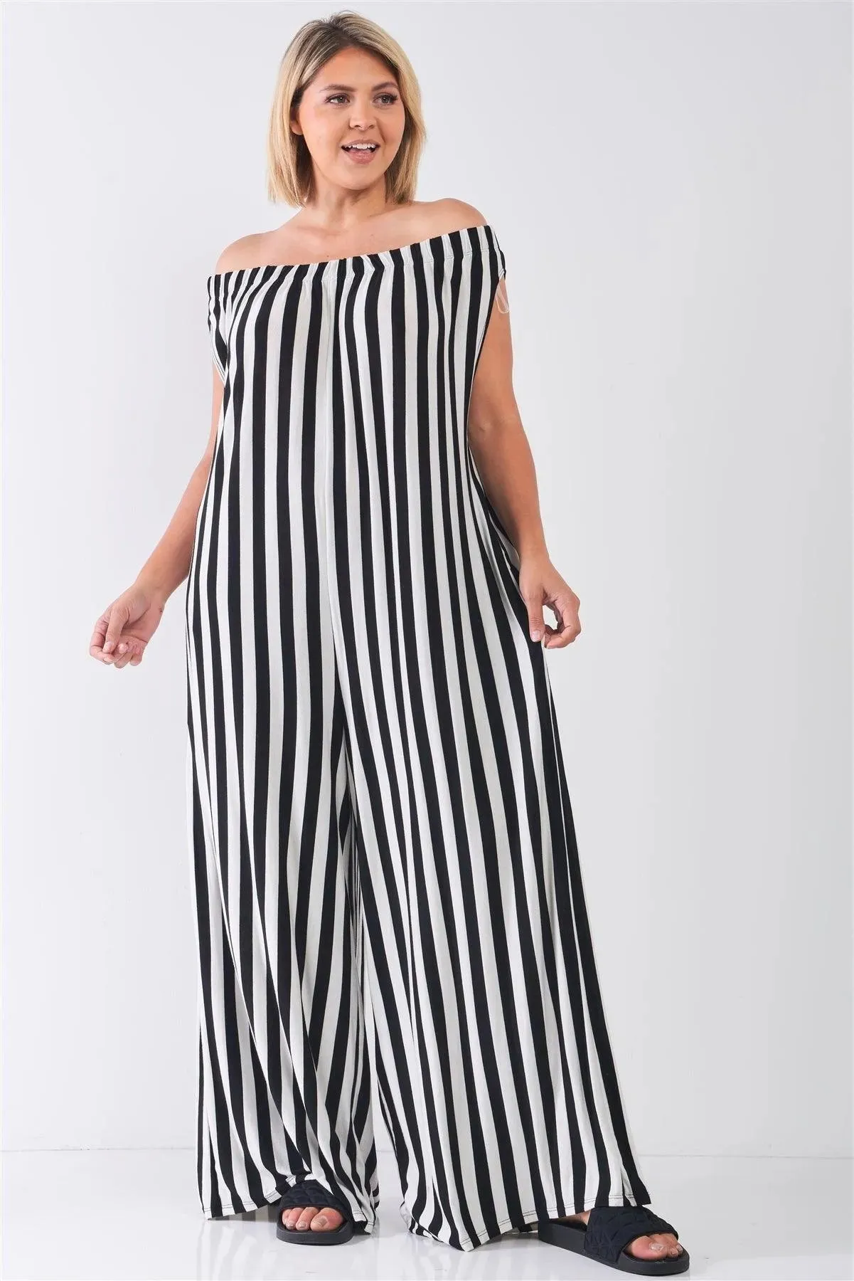 Plus Size Black & White Off-The-Shoulder Stripe Jumpsuit / 2-2-2